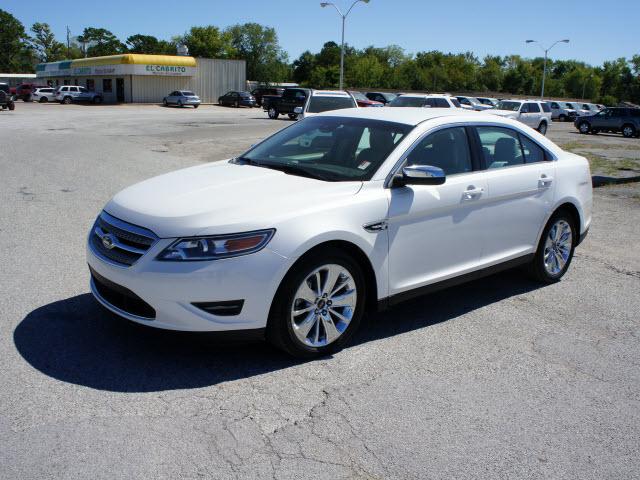Photo of 2011 Ford Taurus