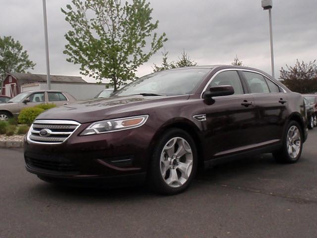 Photo of 2011 Ford Taurus