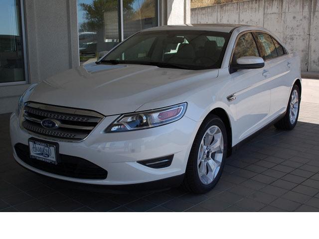 Photo of 2011 Ford Taurus