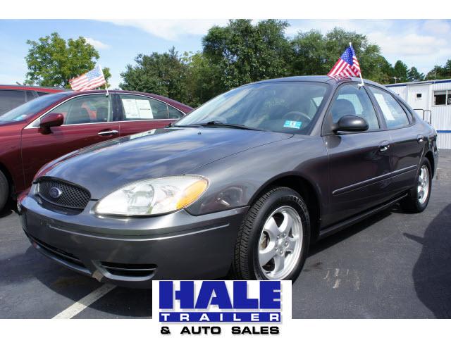 Photo of 2004 Ford Taurus