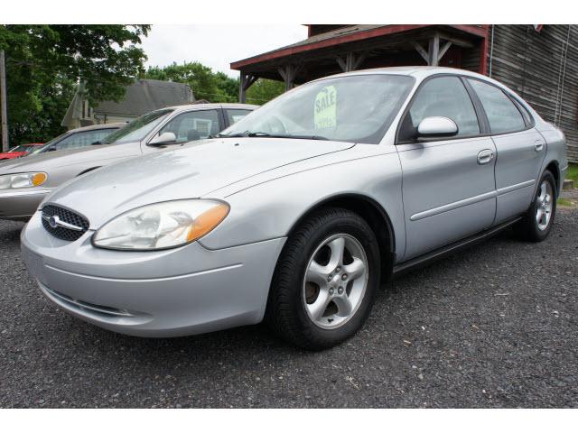 Photo of 2001 Ford Taurus