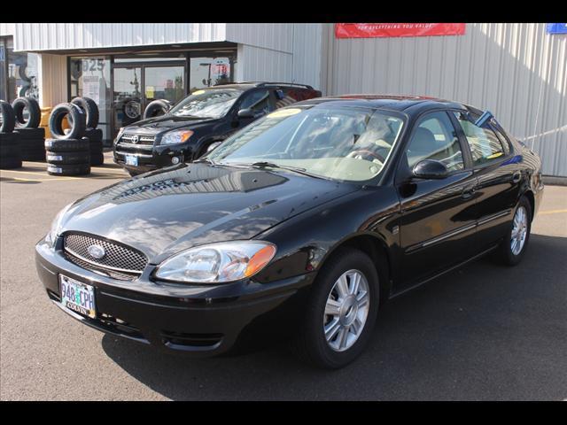 Photo of 2004 Ford Taurus