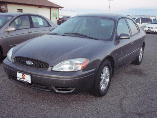 Photo of 2005 Ford Taurus
