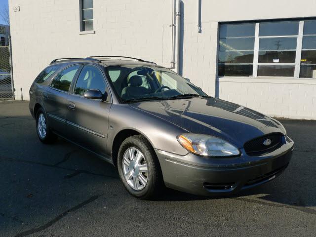 Photo of 2004 Ford Taurus