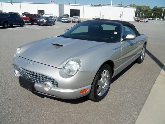 Photo of 2005 Ford Thunderbird
