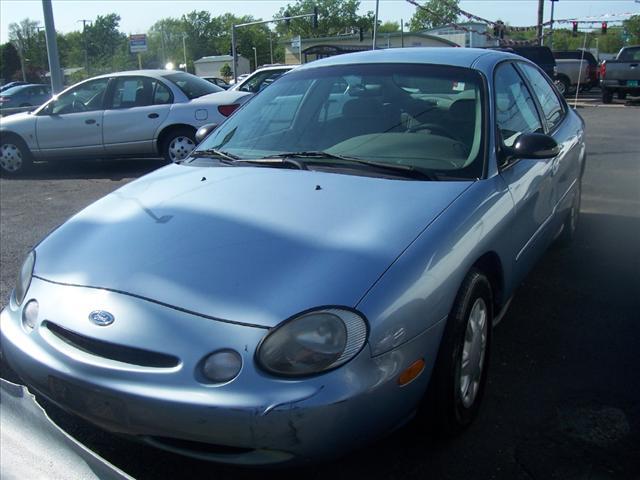Photo of 1997 Ford Taurus