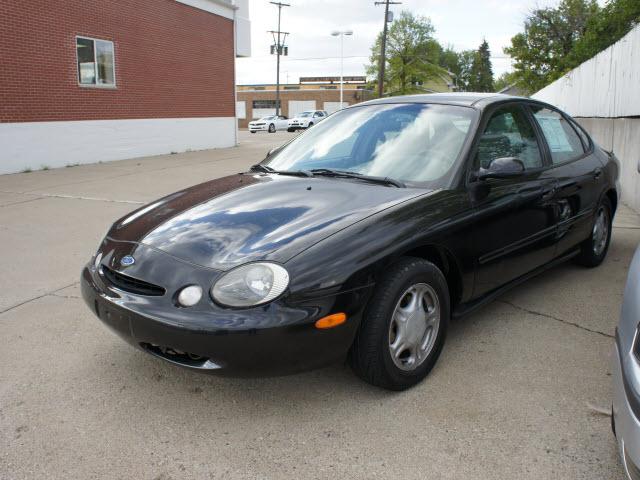 Photo of 1997 Ford Taurus