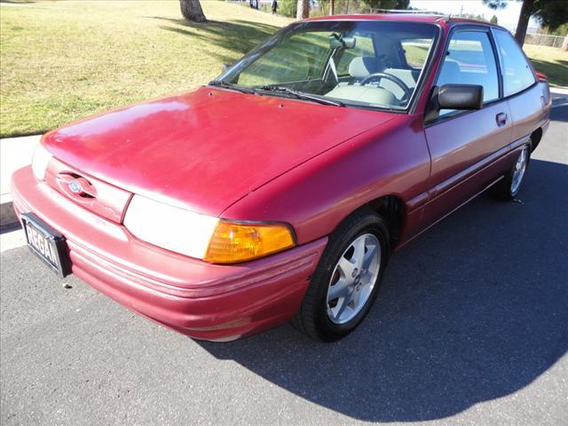 Photo of 1994 Ford Escort