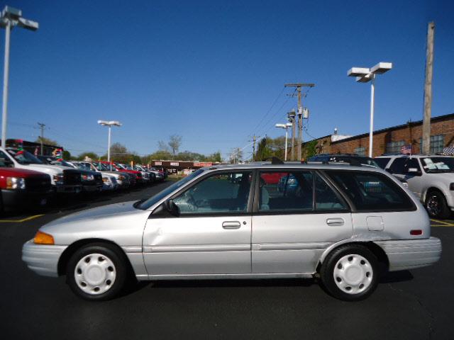 Photo of 1996 Ford Escort