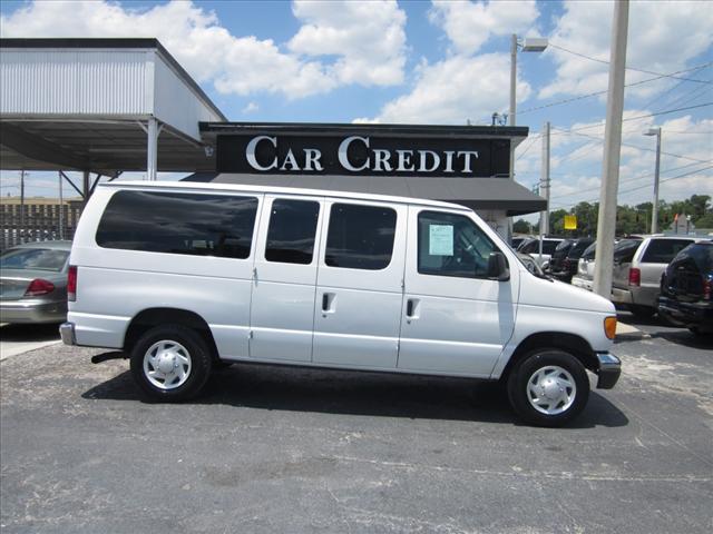 Photo of 2006 Ford Econoline Wagon