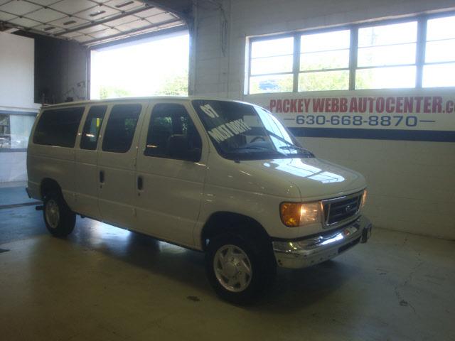 Photo of 2007 Ford Econoline Wagon