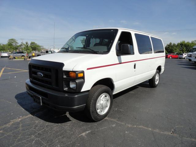 Photo of 2008 Ford E-350