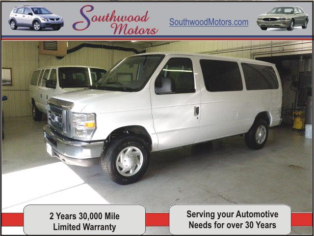Photo of 2008 Ford E-350