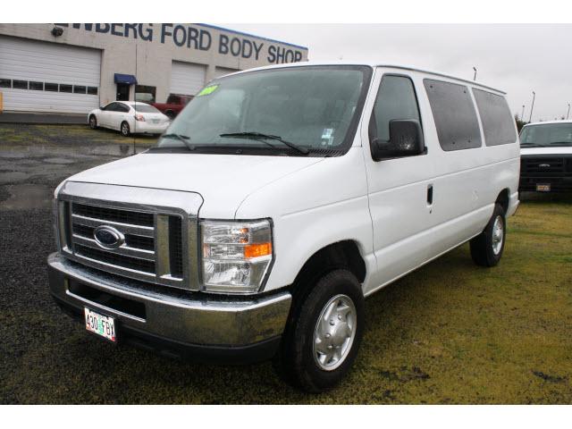 Photo of 2010 Ford Econoline Wagon