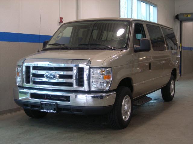Photo of 2011 Ford Econoline Wagon