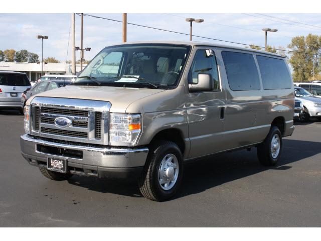 Photo of 2011 Ford Econoline Wagon