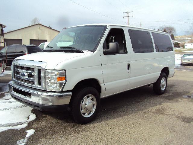 Photo of 2011 Ford Econoline Wagon