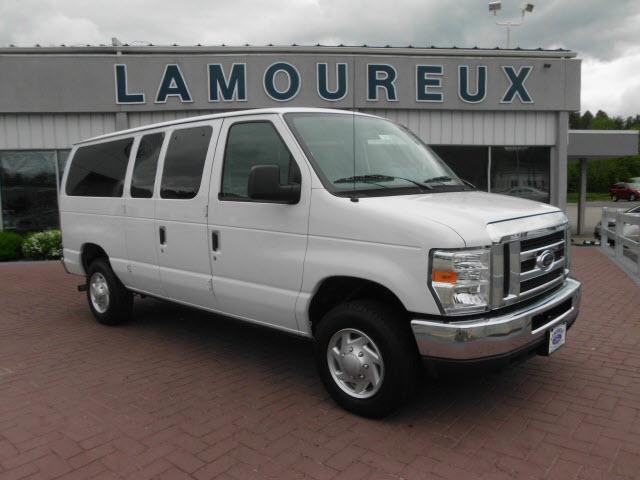Photo of 2011 Ford E-350