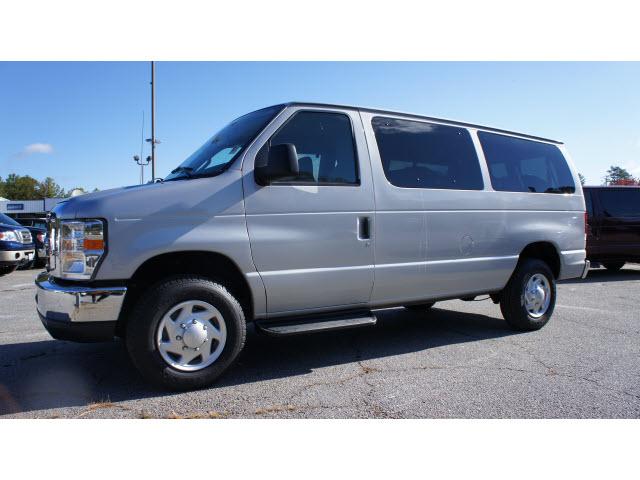 Photo of 2011 Ford Econoline Wagon