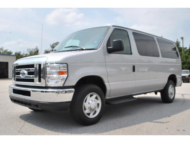 Photo of 2010 Ford Econoline Wagon