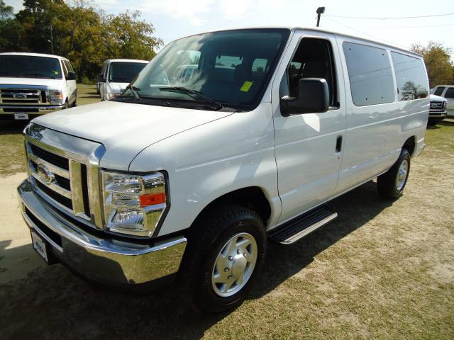 Photo of 2011 Ford Econoline Wagon