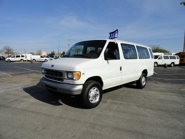 Photo of 2000 Ford E350