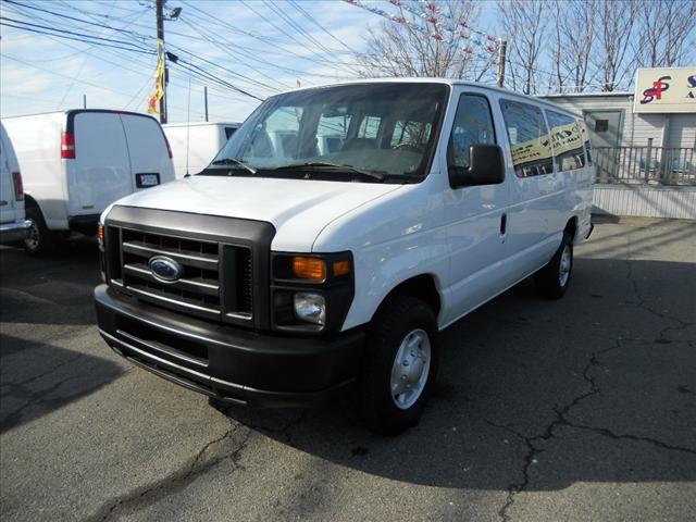 Photo of 2008 Ford Econoline Wagon