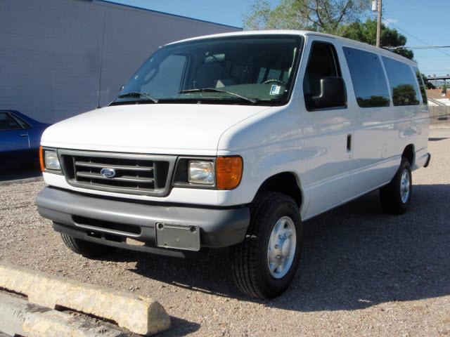 Photo of 2007 Ford Econoline Wagon