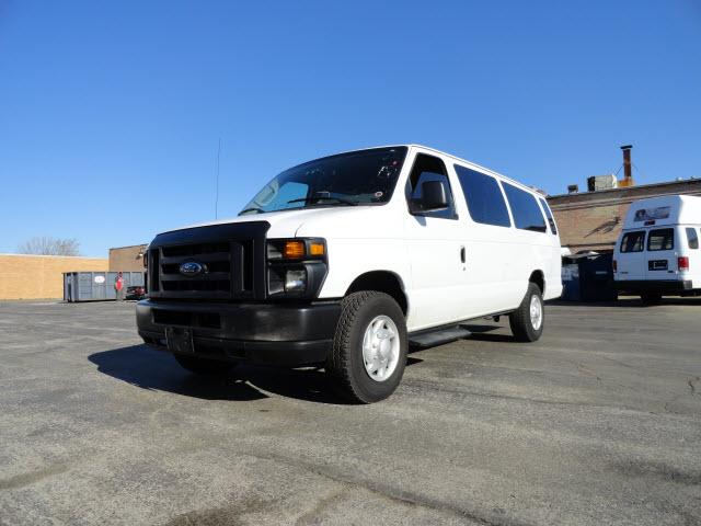 Photo of 2008 Ford E-350