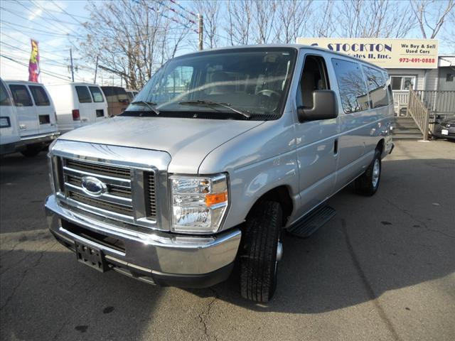 Photo of 2009 Ford Econoline Wagon
