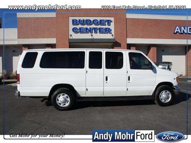 Photo of 2001 Ford Econoline Wagon