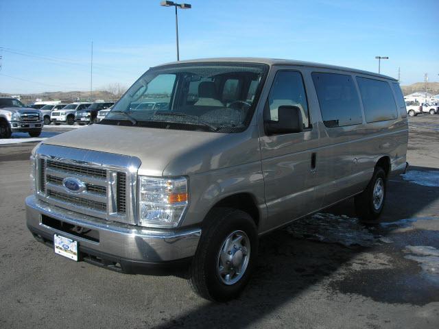 Photo of 2010 Ford Econoline Wagon