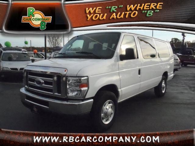 Photo of 2010 Ford Econoline Wagon