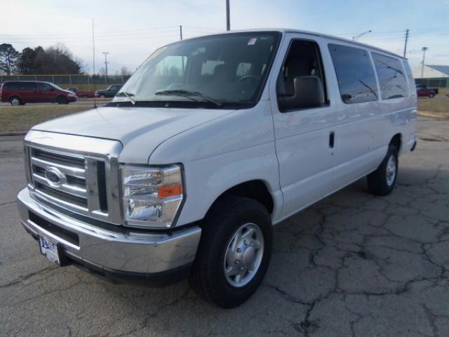 Photo of 2010 Ford Econoline Wagon
