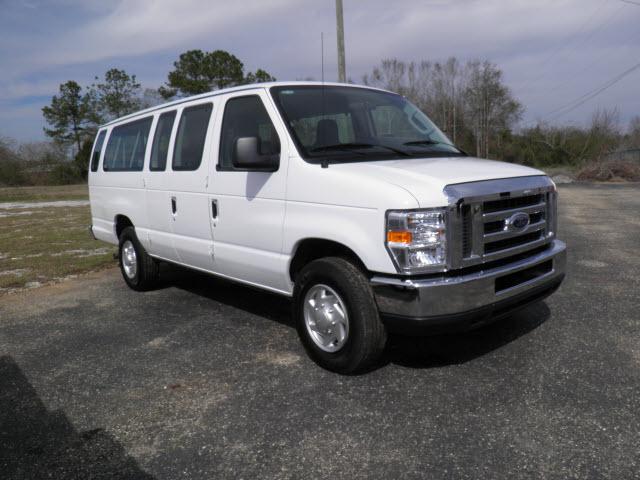 Photo of 2011 Ford E-350