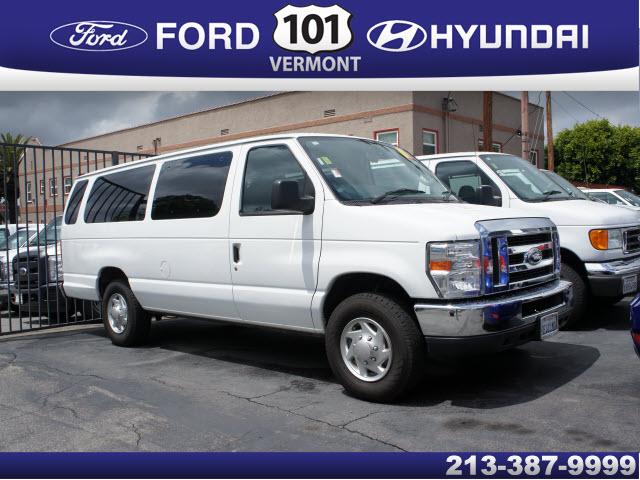 Photo of 2010 Ford E-350
