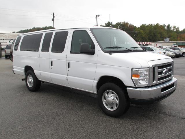 Photo of 2010 Ford Econoline Wagon