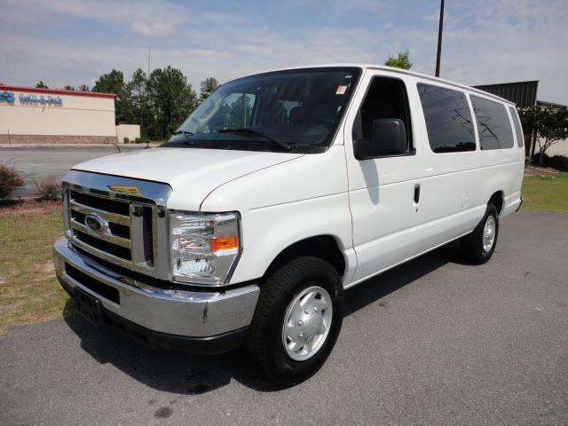 Photo of 2011 Ford E-350