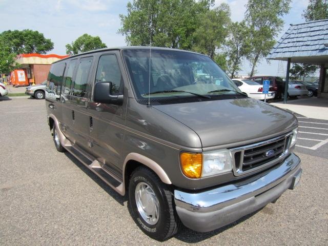 Photo of 2003 Ford E-150