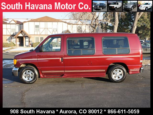Photo of 2005 Ford E-150