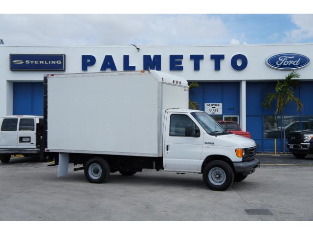 Photo of 2006 Ford E-350