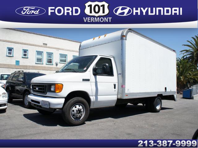 Photo of 2006 Ford E-350
