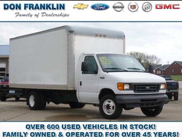 Photo of 2005 Ford E-350 Super Duty