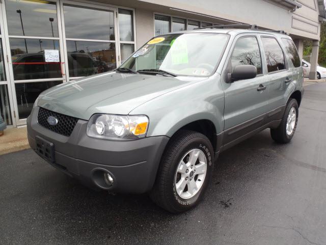 Photo of 2006 Ford Escape