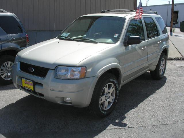 Photo of 2004 Ford Escape