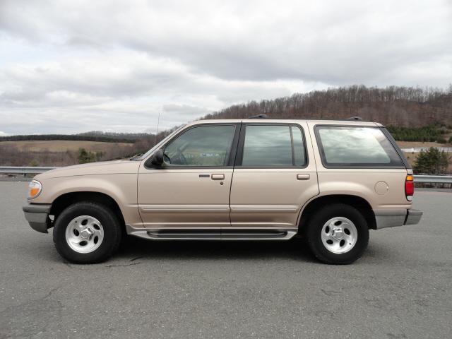 Photo of 1996 Ford Explorer