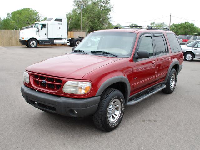 Photo of 2000 Ford Explorer