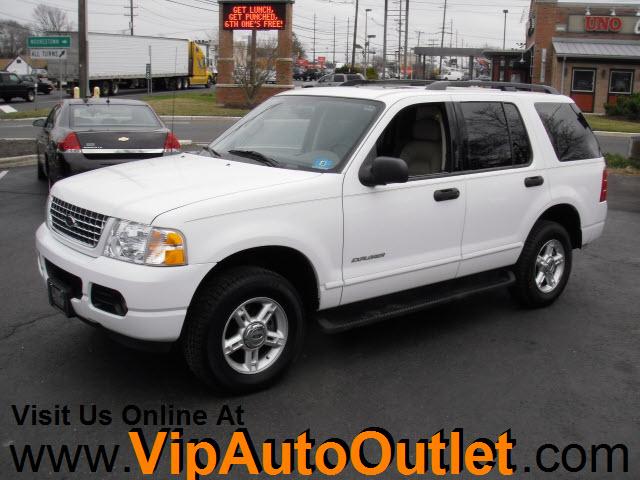 Photo of 2004 Ford Explorer