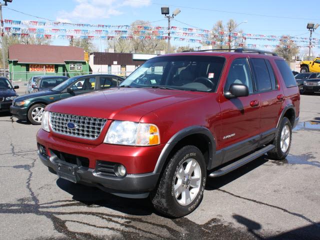 Photo of 2004 Ford Explorer