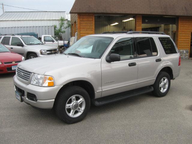 Photo of 2004 Ford Explorer